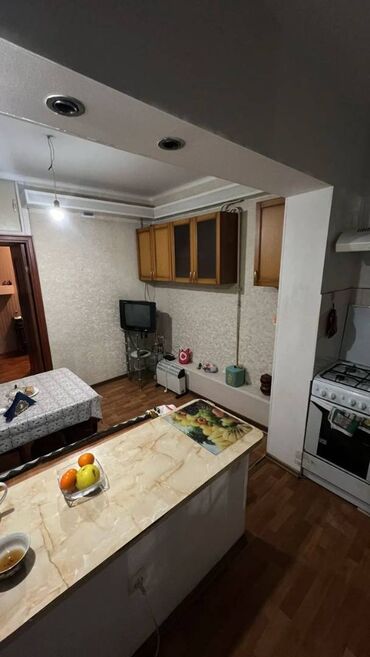 сдается 2 комнатная квартира в джале: 2 бөлмө, 53 кв. м, 106-серия, 1 кабат, Косметикалык ремонт