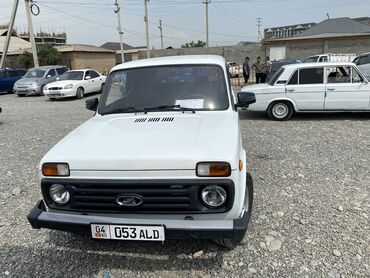 срочно продаю машину бишкек: ВАЗ (ЛАДА) 4x4 Niva: 2012 г., 1.7 л, Механика, Бензин, Жол тандабас