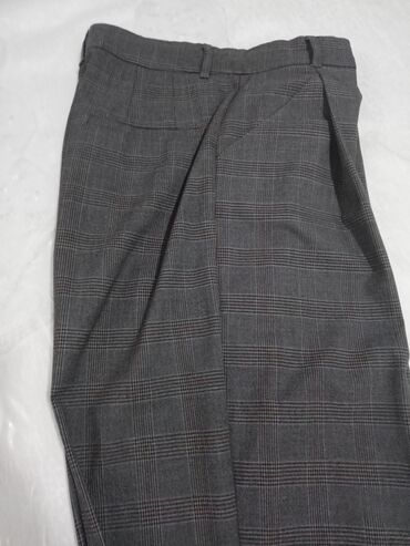 Kostyumlar: Dəst birlikdə Pencək Bershka Şalvar Zara. Dəst olaraq satılır 15 AZN — 11