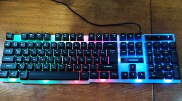 продаю комплект: Продаю клавиатуру OUIDENY с RGB подсветкой. Клавиатура в хорошем