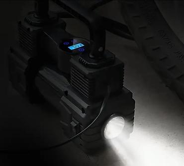 5 5 compressor: Портативный автомобильный компрессор черного цвета, оснащенный — 3