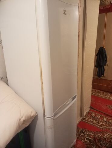 avtomobil soyuducusu: 2 qapılı Indesit Soyuducu Satılır, rəng - Ağ lalafo.az -da avtomobil soyuducusu: 2 qapılı Indesit Soyuducu Satılır, rəng - Ağ