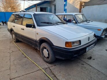 Volkswagen: Volkswagen Passat: 1989 г., 1.8 л, Механика, Бензин, Универсал