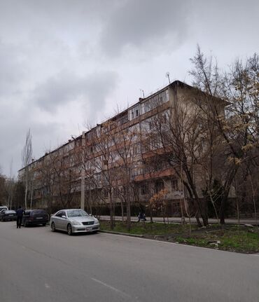купить квартиру в центре бишкека: 3 комнаты, 47 м², Индивидуалка, 5 этаж, Косметический ремонт