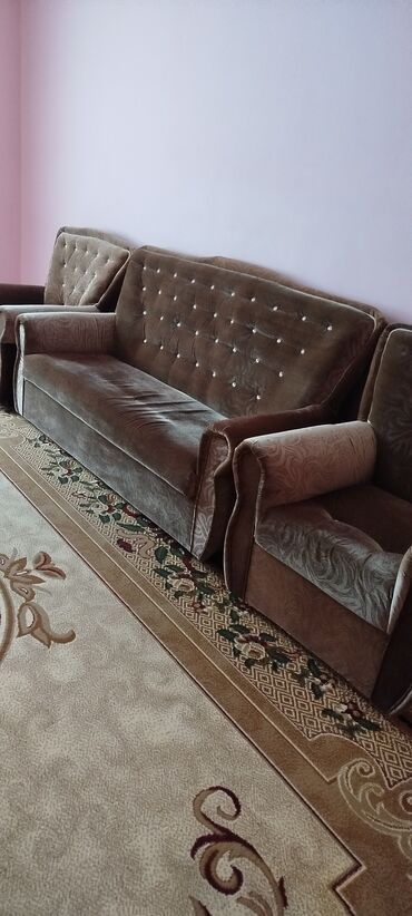 ev ucun qapi: Divan, kreslo 2 kreslo və 2 divan, divanlar biri 3 nəfərlik, biri 2