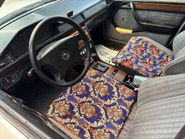 Mercedes-Benz: Mercedes-Benz E-Class: 1992 г., 2.6 л, Автомат, Бензин, Седан