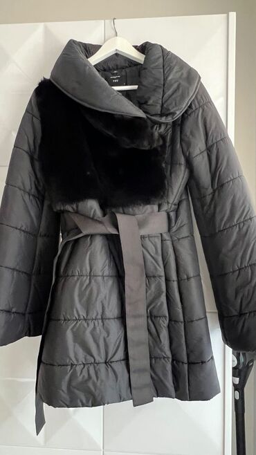 женская рубашка поло: Polo Garage, dize qeder kurtka,qara rengM-L,yaxshi veziyyetdedir