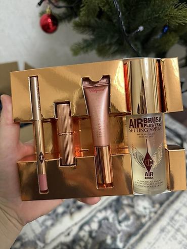 Органайзеры для косметики: Набор кистей для макияжа Real Techniques Artist Essentials — комплект — 11