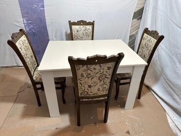 stol stul işlənmiş: Qonaq otağı üçün, İşlənmiş, Dördbucaq masa