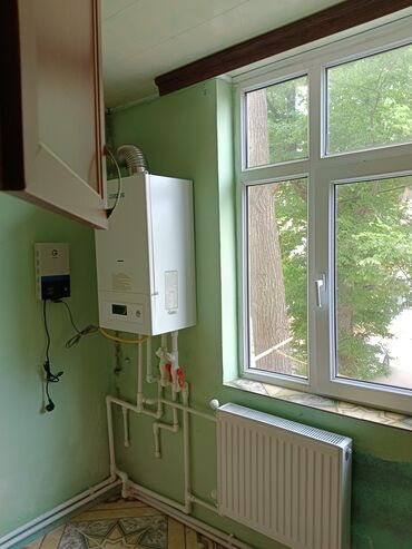 Köhnə tikili: Salam.5 mərtəbənin 2 çi mərtəbəsi,daş ev orta blok,sütunlu balkon,2 — 1