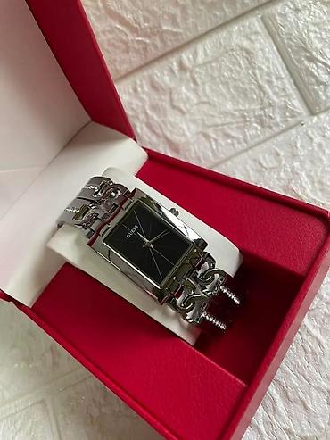 Ručni satovi: GUESS ženski ručni sat – pravougaono kućište i ukrasna narukvica sa — 7