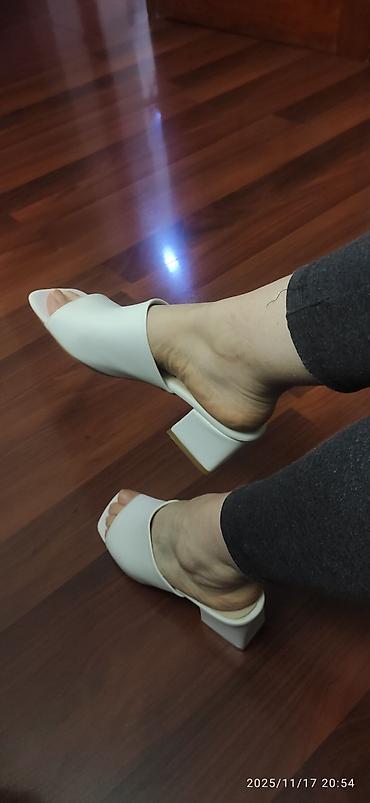 Basanoşka və səndəllər: Ölçü: 37, rəng - Ağ, Yeni — 9