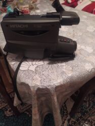 ikinci el notebook qiymetleri: Hitachi VHS Videokamera – model VM-738E Bóyük Kasset - Kaset formatı