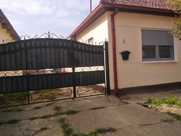 Kuće na prodaju: 100 kv. m, 3 sobe — 16