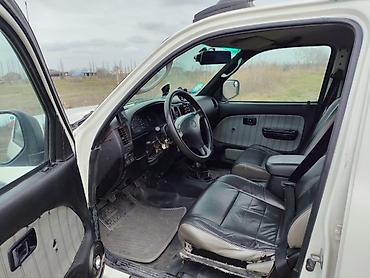 Toyota: Toyota Hilux pikap - Kuzov: ağ rəng, 4 qapı, iki kabin (Double Cab) — 9