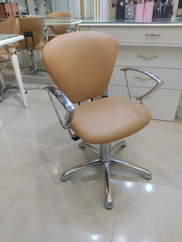 Ofis və oyun kresloları: ✅Salon kreslolari satilir biri 150 azn.turkiyenindi.4 eded var Unvan