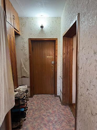 Кыймылсыз мүлк: Продается 2‑комнатная квартира Планировка: - Раздельные комнаты — 4