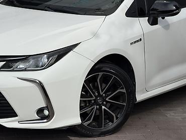 Унаа сатуу: Toyota Corolla: 2020 г., 1.8 л, Вариатор, Гибрид, Седан — 3