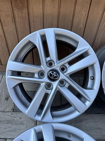 corola: Литые Диски R 16 Toyota, Комплект, отверстий - 5, Б/у — 4