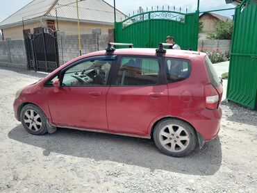 арзан машиналар ош: Honda Fit: 2001 г., 1.3 л, Вариатор, Бензин, Хэтчбэк