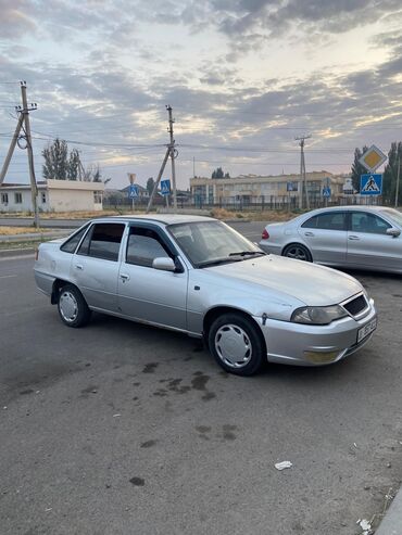 Daewoo: Daewoo Nexia: 2010 г., 1.5 л, Механика, Бензин, Седан