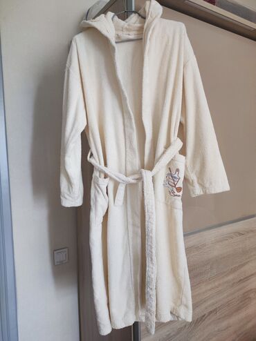 hicablı geyim: Hamam xalati 100 faiz cotton, kapusonlu olcu M-L-XL unvan Nerimanov