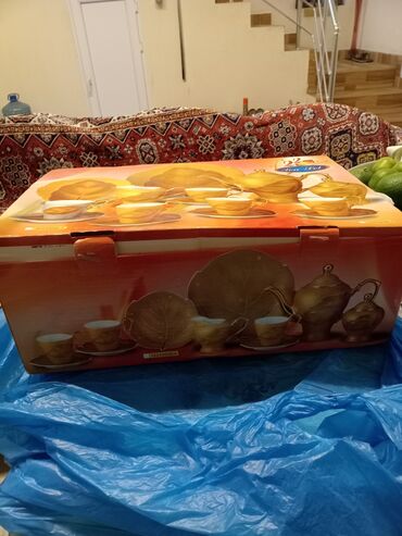 qarpiz toxumu: Çay dəsti, rəng - Qızılı, Farfor