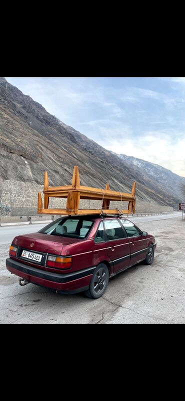 Volkswagen: Volkswagen Passat: 1990 г., 1.8 л, Механика, Бензин