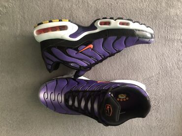 patike za odelo: Na prodaju Nike tn purple voltage. Nove broj 43 - 27,5 cm. Nikad
