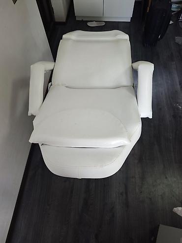 Salon, tibbi mebel: Təzədirİstifadə edilməyib Qollu Ağ Masaj kreslosu (stolu) Etejerka — 2