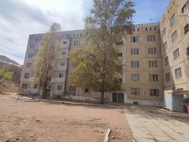 продаю квартира бишкек: 3 комнаты, 840000 м², 2 этаж, Без ремонта