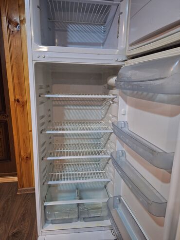 Soyuducular: İşlənmiş 2 qapılı Indesit Soyuducu Satılır, rəng - Ağ — 14