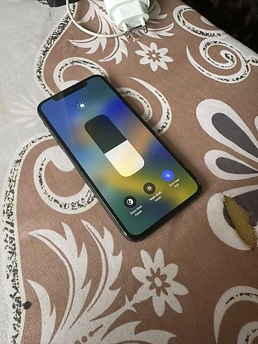 Apple iPhone: IPhone X, 64 GB, Qara, Face ID — 8