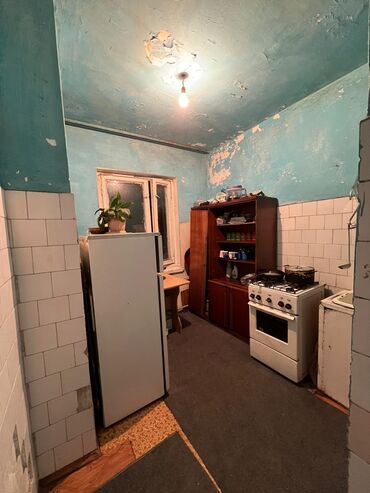 3 комнатная квартира 104 серии бишкек: 2 бөлмө, 52 кв. м, 105-серия, 5 кабат, Эски ремонт