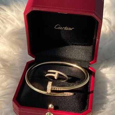 cartier bracelet qiymeti: Dəstə daxildir: Bilərzik, Sırğa, Cartier