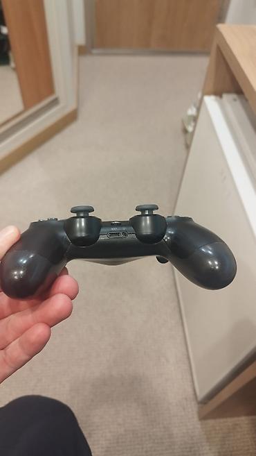 motorola v8: Sony DualShock 4 bežični kontroler za PlayStation 4, u crnoj boji — 4