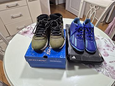 Patike: Dva para dečje obuće: ug 25cm 1) Planinarske/zimске patike – — 2