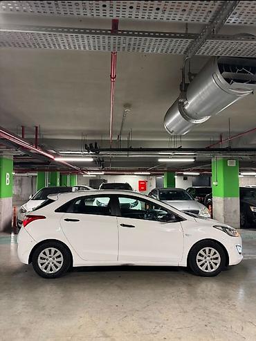 i30: Hyundai i30: 1.4 l | 2015 il Hetçbek — 9