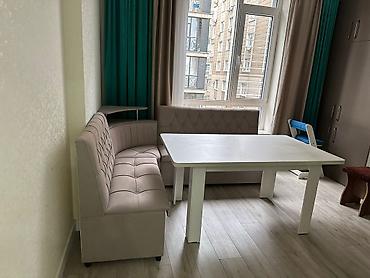 silver kitchen: Кухонный уголок с обеденным столом и пуфиками - Комплектация — 2