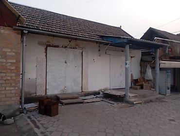 Продажа коттеджей и домов: Продается от собственника район Аламединский рынок 2этажный дом (201 — 2