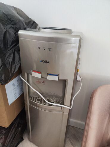 Plitələr və bişirmə panelləri: Su dispenser yeni kimidir,işlənməyib