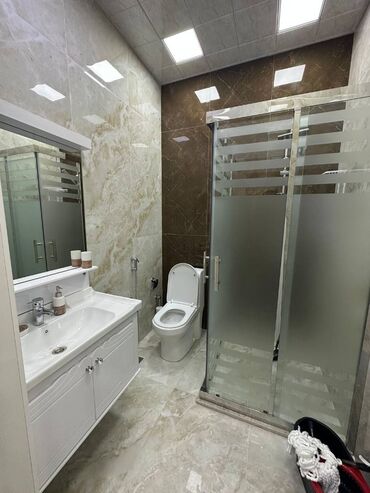 Uzunmüddətli kirayə mənzillər: Tibb Universiteti yaxınlığında, Qulu Quliyev küçəsi 17 ünvanında, 18 — 9