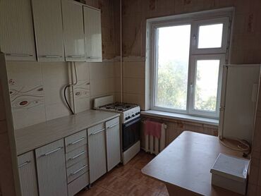 квартира горот ош: 49 м², Без мебели