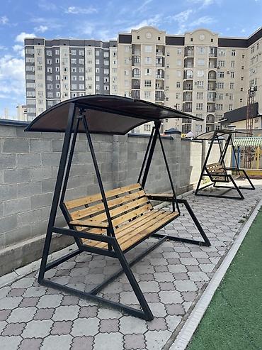 Садовые качели Металл, Со спинкой, С крышей at lalafo.kg Садовые качели Металл, Со спинкой, С крышей
