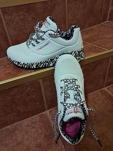 kupi lil solid bosna: Skechers patike – model s potpisom M. Maddox - Boja: bela sa — 1