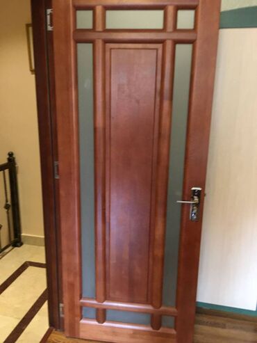 Uzunmüddətli kirayə mənzillər: Sahil metrosunun yaxınlığında 5 mertebeli binanın 4-cü mərtəbəsində — 3