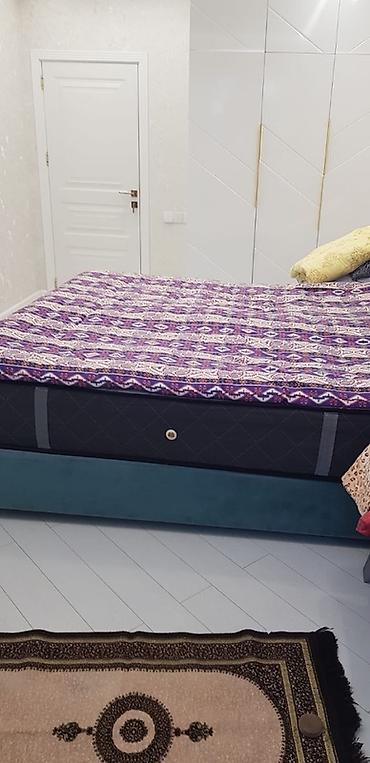 Örtüklər: Yataq örtüyü – naxışlı, bənövşəyi tonlarda.taxt döşeyi - Növ: iki — 4