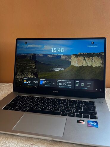 notebook modem: AMD Ryzen 7, 16 GB, 15.6 "