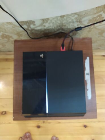 hava nəmləndirici: Sony PlayStation 4 (PS4) oyun konsolu - Model: PS4 (orijinal şassi