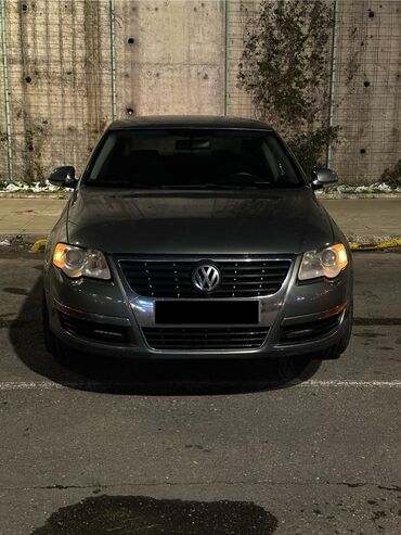 Volkswagen: Volkswagen Passat: 2 l | 2005 il Sedan